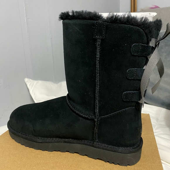 Uggs - Picture 3 of 3